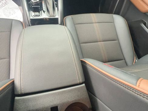 Used 2024 GMC Canyon AT4 w/ Technology Package image 14