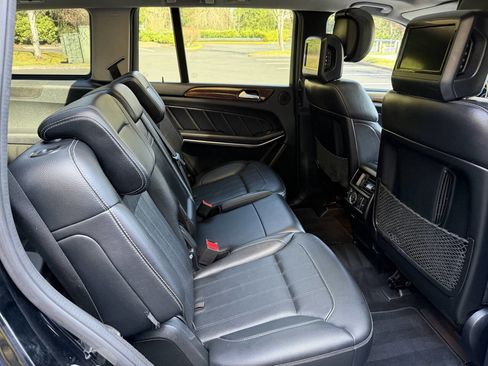 Used 2013 Mercedes-Benz GL 450 4MATIC image 32
