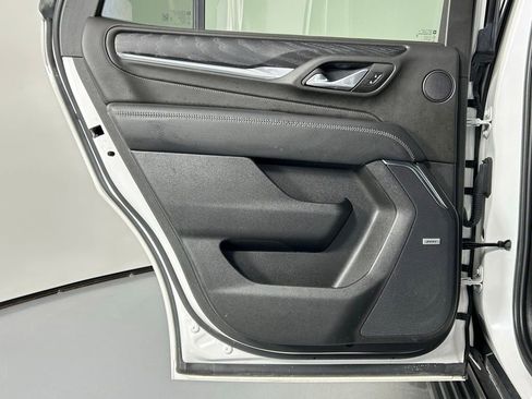 Used 2024 GMC Yukon Denali w/ Denali Reserve Package image 15