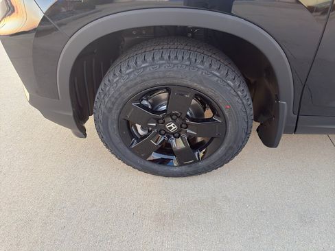 Used 2025 Honda Ridgeline TrailSport image 9