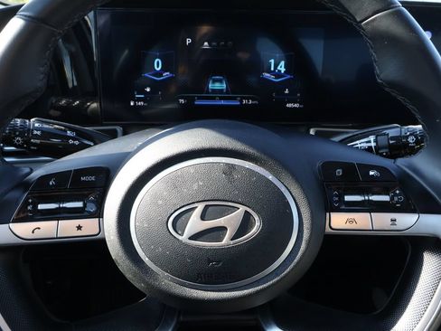 Used 2024 Hyundai Elantra Limited FWD image 17