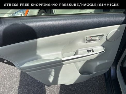 Used 2013 Toyota Prius V Five image 13