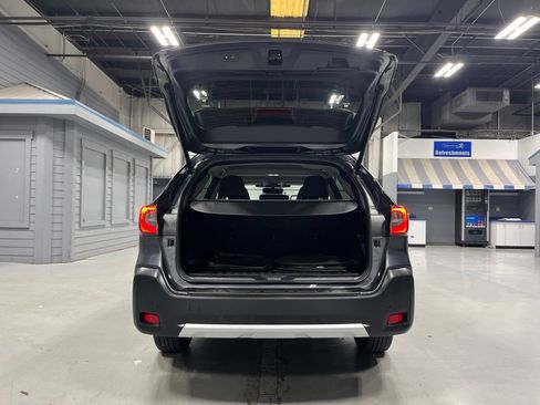 Used 2025 Subaru Outback Limited AWD/4WD image 11