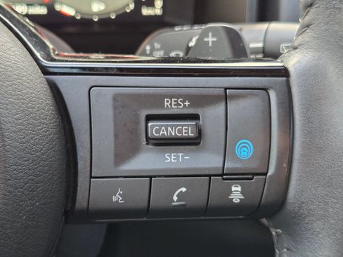 Used 2024 Nissan Rogue SL FWD image 28