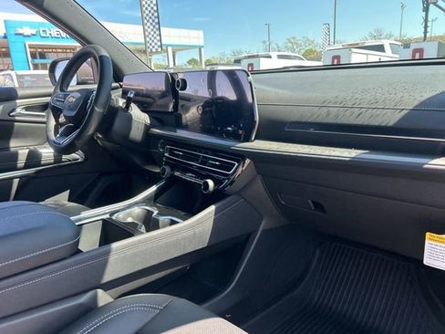 New 2026 Chevrolet Traverse LT w/ Sun and Wheel Package FWD image 35