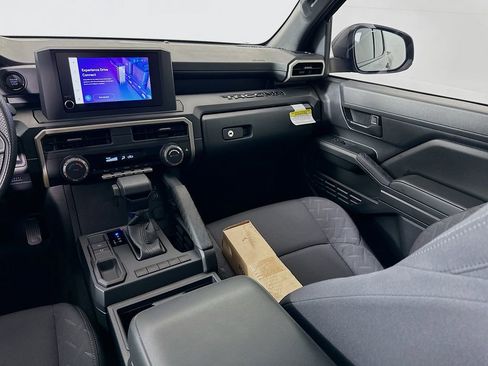 Used 2025 Toyota Tacoma SR image 23