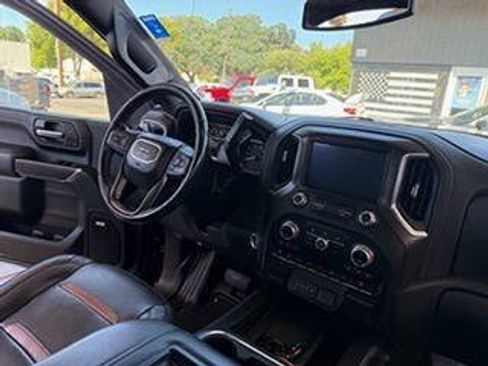 Used 2022 GMC Sierra 3500 AT4 w/ AT4 Preferred Package AWD/4WD image 16