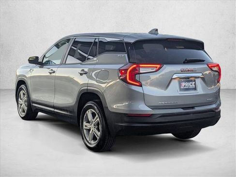 Used 2024 GMC Terrain SLE image 8
