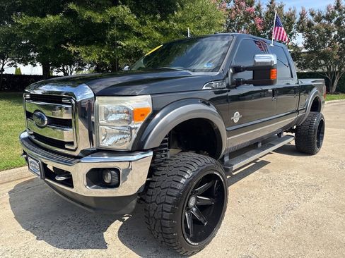 Used 2014 Ford F250 Lariat w/ Lariat Ultimate Package AWD/4WD image 4