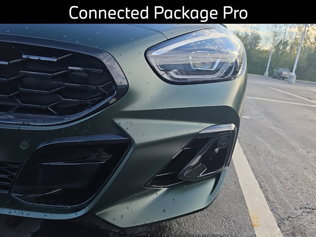 Certified 2025 BMW Z4 M40i w/ Edition RWD image 3