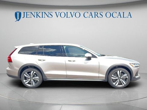 New 2026 Volvo V60 B5 Cross Country Plus w/ Protection Package Premier AWD/4WD image 2