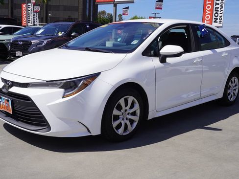 Certified 2024 Toyota Corolla LE FWD image 3