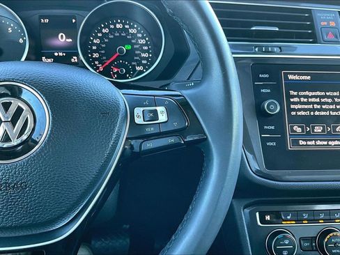 Used 2020 Volkswagen Tiguan SE w/ Panoramic Sunroof Package image 14