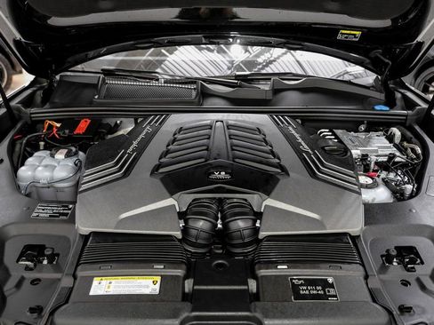 Used 2025 Lamborghini Urus SE image 51