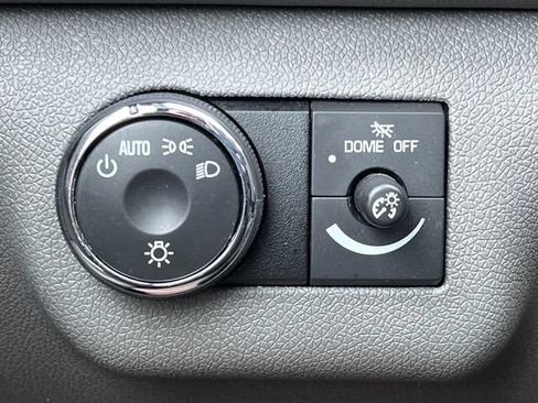 Used 2017 Chevrolet Traverse LS FWD image 17