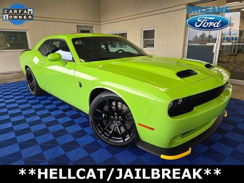 Used 2023 Dodge Challenger SRT Hellcat image 1