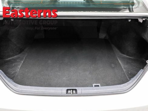 Used 2023 Toyota Camry XLE image 9