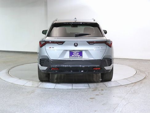Used 2024 Acura ZDX A-Spec image 8