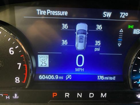 Used 2020 Ford Explorer XLT w/ Equipment Group 202A AWD/4WD image 21