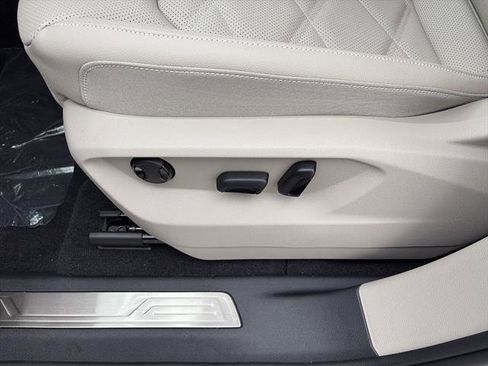 New 2026 Volkswagen Atlas SE FWD image 13