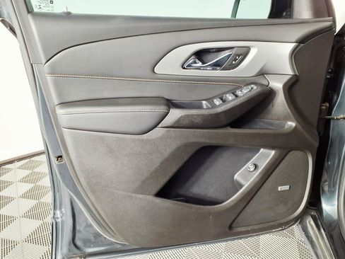 Used 2021 Chevrolet Traverse RS FWD image 17