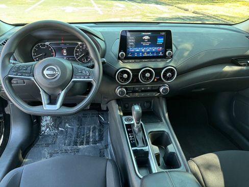 Used 2025 Nissan Sentra SV image 28