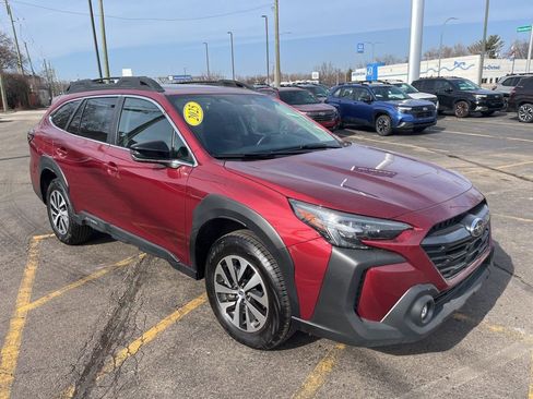 Certified 2025 Subaru Outback Premium w/ Popular Package #1A image 3