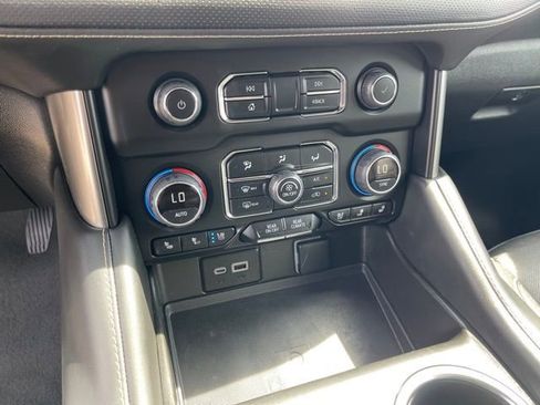 Certified 2024 Chevrolet Suburban Premier RWD image 25