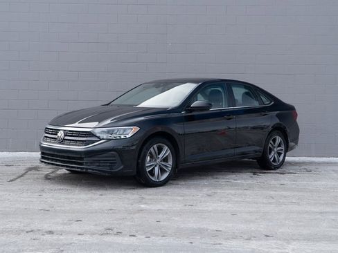 Certified 2024 Volkswagen Jetta SE w/ Panoramic Sunroof Package image 1