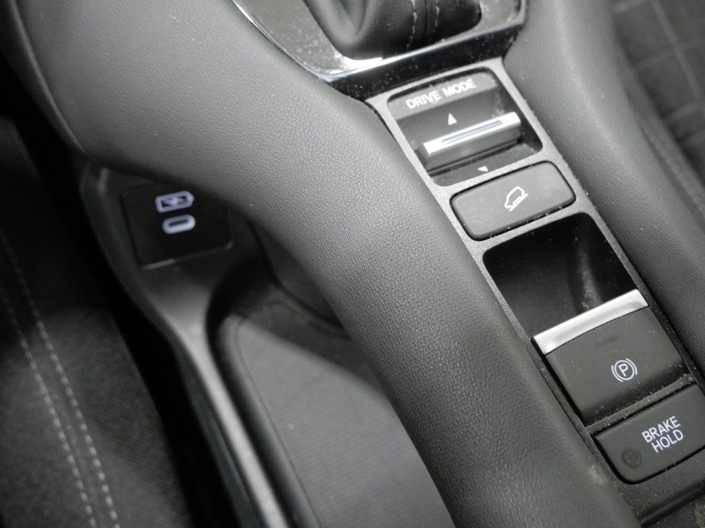 Used 2024 Honda HR-V LX image 17
