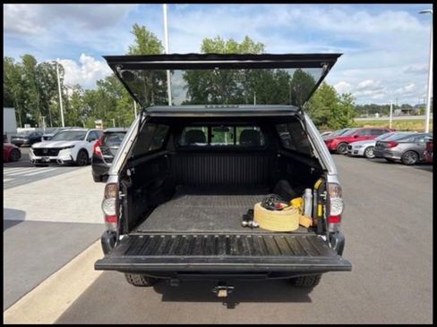 Used 2011 Toyota Tacoma 4x4 Regular Cab image 6