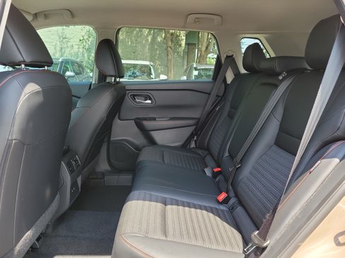 Certified 2025 Nissan Rogue SV AWD/4WD image 17