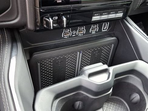 Used 2025 RAM 3500 Limited AWD/4WD image 29