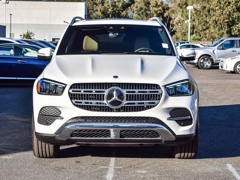 Used 2025 Mercedes-Benz GLE 450e 4MATIC image 2