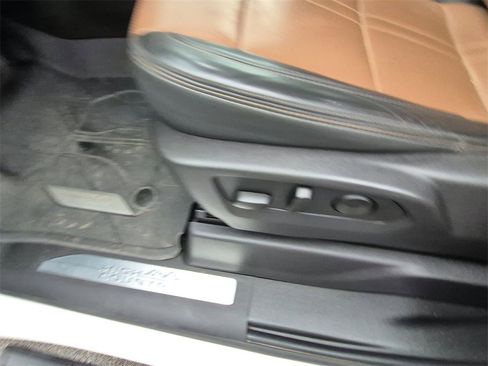 Used 2024 Chevrolet Silverado 1500 High Country image 19