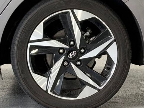 Used 2023 Hyundai Elantra SEL w/ Convenience Package FWD image 8