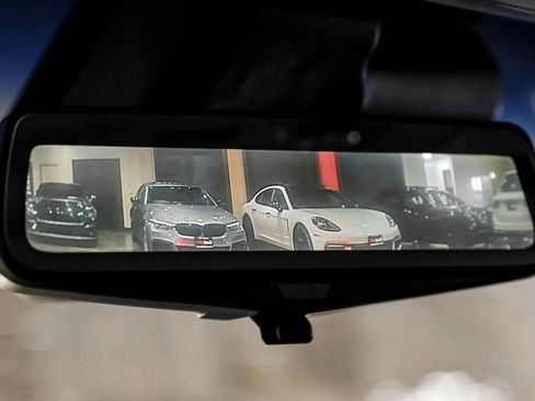 Used 2019 Cadillac Escalade ESV Luxury AWD/4WD image 23