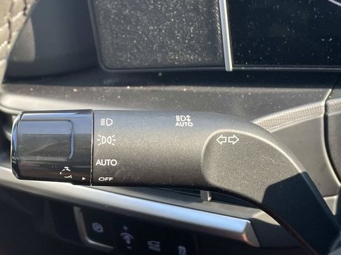 Used 2025 Hyundai Santa Fe SEL FWD image 31