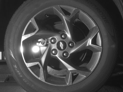 Used 2025 Chevrolet Trax LT FWD image 15