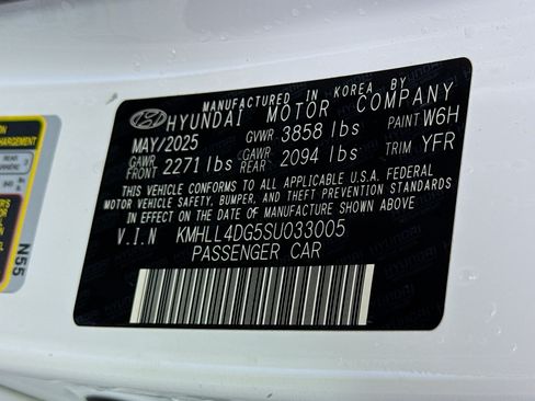 Used 2025 Hyundai Elantra SE FWD image 39