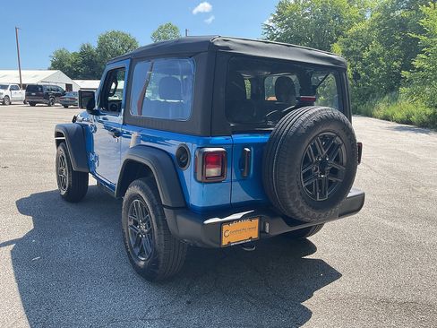 Used 2026 Jeep Wrangler Sport AWD/4WD image 7