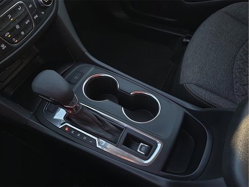 Used 2024 Chevrolet Equinox LT image 20