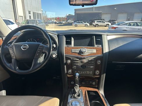 Used 2018 Nissan Armada Platinum image 19