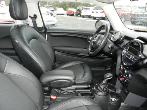 Used 2015 MINI Cooper 2-Door Hardtop w/ Cold Weather Package image 11