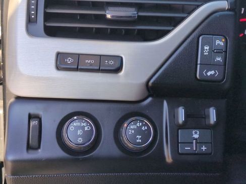 Used 2016 GMC Yukon Denali w/ Open Road Package image 19