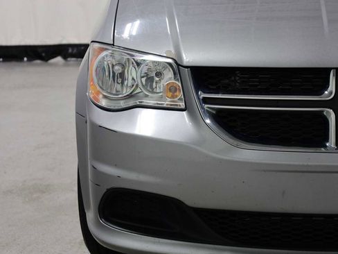Used 2016 Dodge Grand Caravan SXT image 15