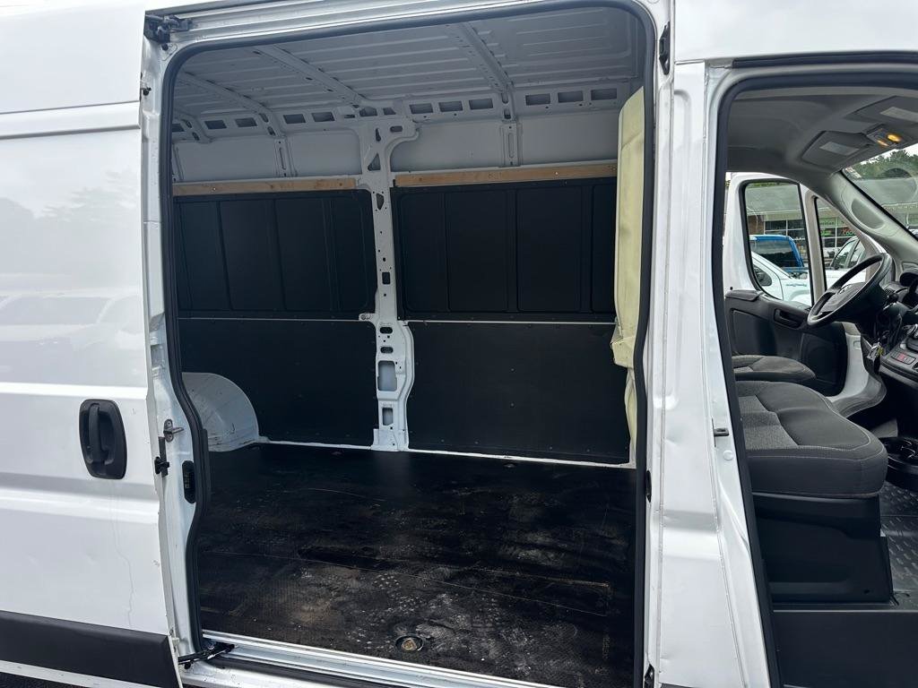 Used 2019 RAM ProMaster 2500 w/ Premium Appearance Group FWD image 7