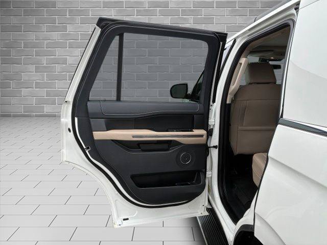 Certified 2023 Ford Expedition XLT AWD/4WD image 9