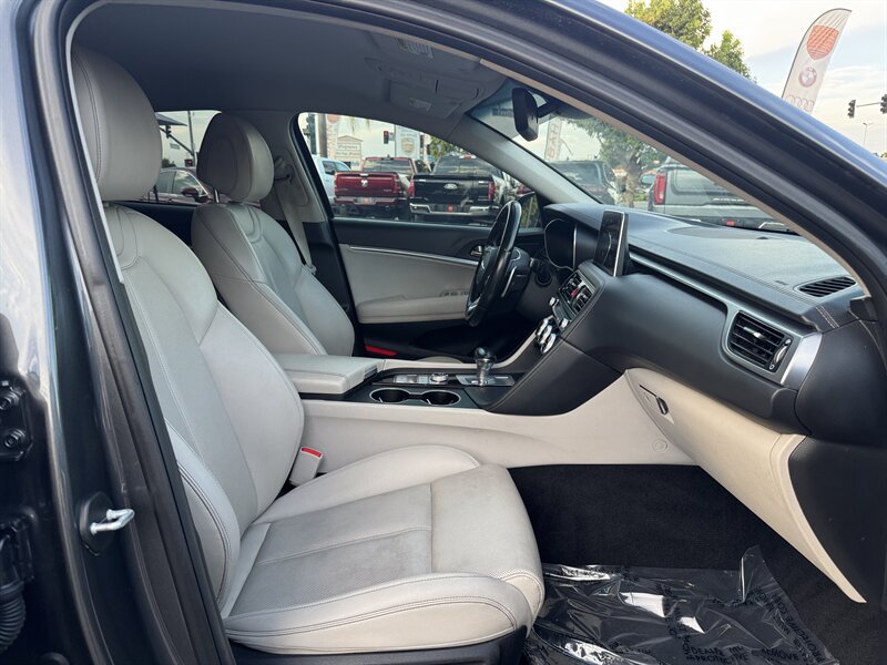 Used 2019 Genesis G70 2.0T Advanced RWD image 42
