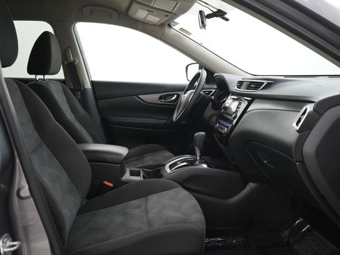 Used 2016 Nissan Rogue SV AWD/4WD image 12
